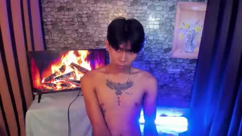 Snapshot of asianplayboyx chatting on October 27, 4:33 pm mark online show from October 27, 4:33 pm