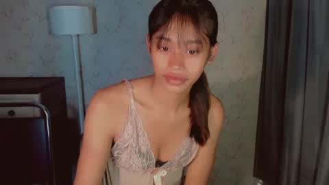 kisses online show from February 25, 5:55 pm