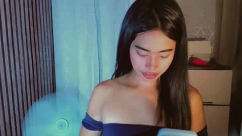 kisses online show from May 22, 8:10 am