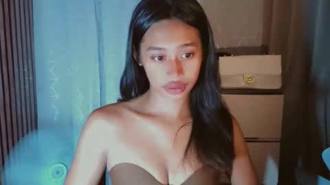 kisses online show from May 24, 9:58 am