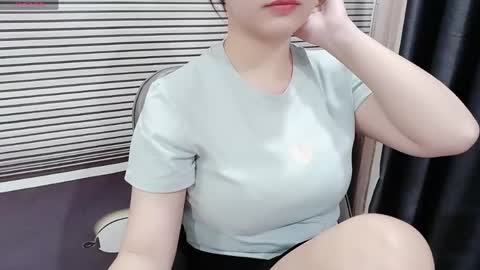 Snapshot of asiasweety chatting on April 20, 1:19 am SoHye online show from April 20, 1:19 am
