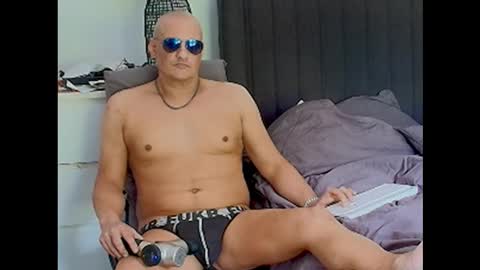 Snapshot of askil8802 chatting on December 1, 2:49 am askil8802 online show from December 1, 2:49 am