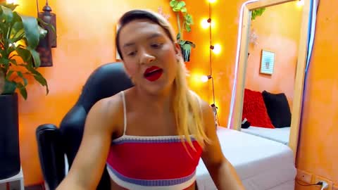 Snapshot of aslyhernandez chatting on December 31, 5:29 pm ASLY online show from December 31, 5:29 pm