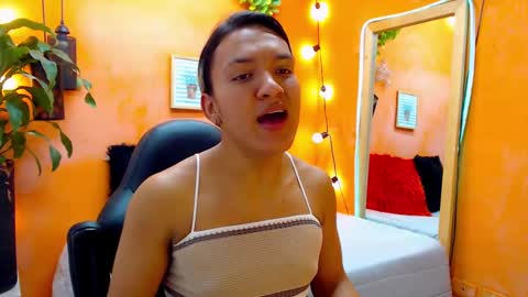 Snapshot of aslyhernandez chatting on January 3, 11:46 am ASLY online show from January 3, 11:46 am