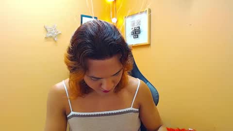 Snapshot of aslyhernandez chatting on March 10, 9:51 pm ASLY online show from March 10, 9:51 pm