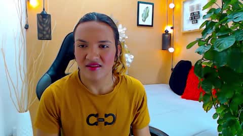 Snapshot of aslyhernandez chatting on September 10, 11:54 am ASLY online show from September 10, 11:54 am