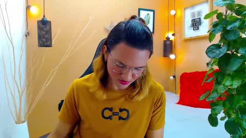 Snapshot of aslyhernandez chatting on September 19, 12:06 pm ASLY online show from September 19, 12:06 pm