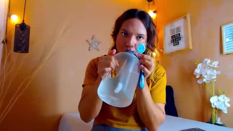 Snapshot of aslyhernandez chatting on September 22, 12:40 pm ASLY online show from September 22, 12:40 pm