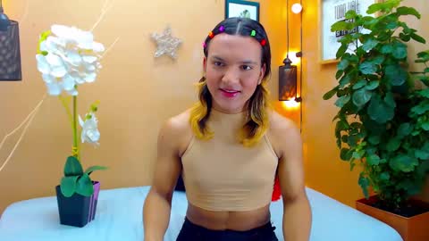 Snapshot of aslyhernandez chatting on October 15, 12:27 pm ASLY online show from October 15, 12:27 pm