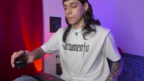 asmodeuszz online show from December 9, 9:37 pm