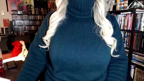 Aspen Vale online show from December 3, 9:57 pm