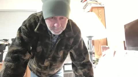 Snapshot of aspenleaf chatting on February 26, 2:37 am aspenleaf online show from February 26, 2:37 am