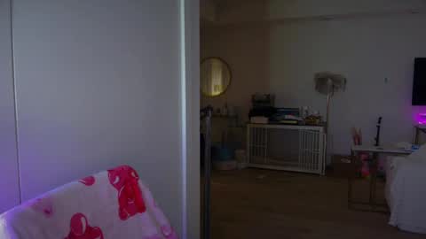 iwantaspen online show from June 13, 2:09 am