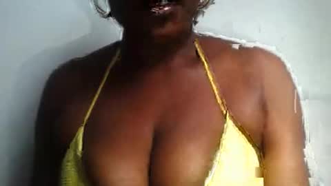 Snapshot of ass_elbonypussy chatting on May 14, 8:43 am ass_elbonypussy online show from May 14, 8:43 am