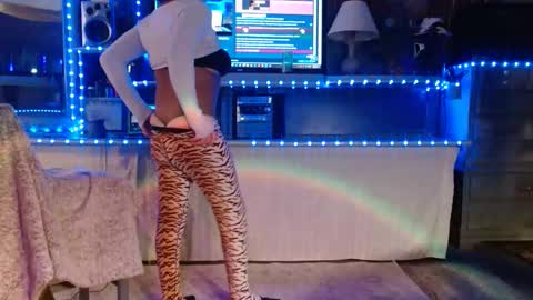SIR WILLIAM online show from March 23, 5:11 am