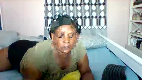 Snapshot of assqueen4 chatting on April 30, 7:20 pm FLORAH DANIEL online show from April 30, 7:20 pm