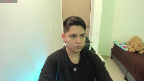 Snapshot of asta_kuro chatting on April 25, 2:36 pm Asta Kuno online show from April 25, 2:36 pm