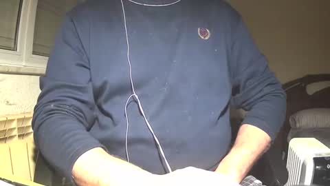 Snapshot of astelover chatting on December 15, 9:09 pm astelover online show from December 15, 9:09 pm