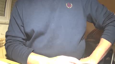 Snapshot of astelover chatting on December 22, 11:20 pm astelover online show from December 22, 11:20 pm