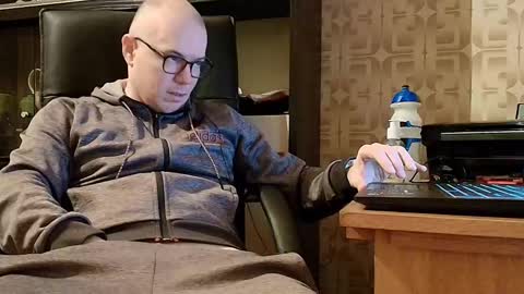 Snapshot of asterion51 chatting on January 17, 5:38 pm asterion51 online show from January 17, 5:38 pm