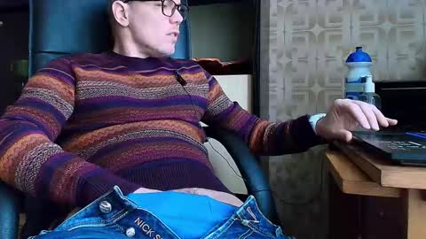 Snapshot of asterion51 chatting on March 11, 4:24 pm asterion51 online show from March 11, 4:24 pm