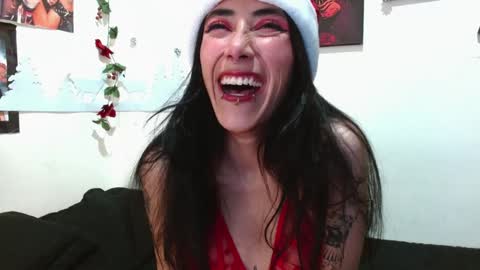 Snapshot of asterothxznikki chatting on December 24, 6:11 am Asterothxznikki online show from December 24, 6:11 am