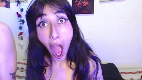 Snapshot of asterothxznikki chatting on February 5, 6:56 am Asterothxznikki online show from February 5, 6:56 am