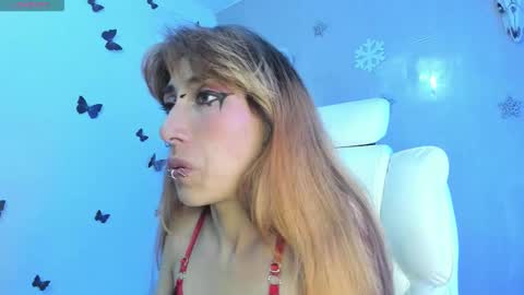 Snapshot of asterothxznikki chatting on February 25, 2:32 am Asterothxznikki online show from February 25, 2:32 am