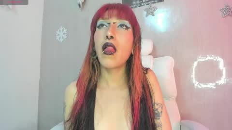 Asterothxznikki online show from April 29, 11:44 pm