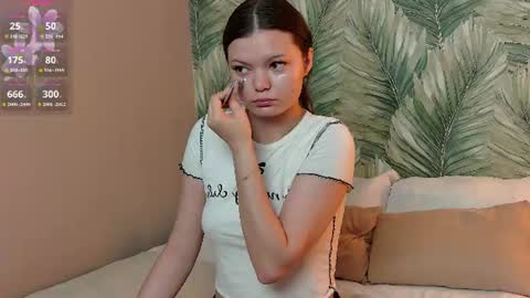 Snapshot of asterquinn chatting on July 17, 4:52 am Aster Quinn online show from July 17, 4:52 am