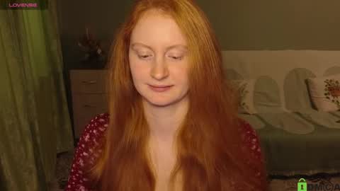 Snapshot of astoria_ross_ chatting on May 28, 3:09 pm Astoria online show from May 28, 3:09 pm