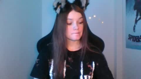 astradream_ online show from February 27, 10:32 pm