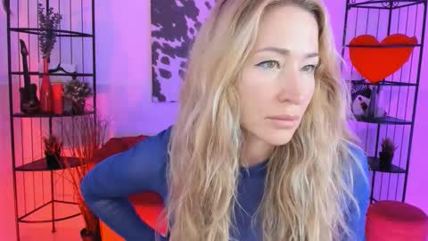 astramonroe online show from October 22, 6:29 pm