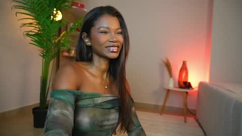 Snapshot of astrea_1 chatting on May 25, 7:20 pm Astrea online show from May 25, 7:20 pm