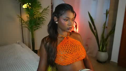 Snapshot of astrea_1 chatting on June 5, 10:37 pm Astrea online show from June 5, 10:37 pm