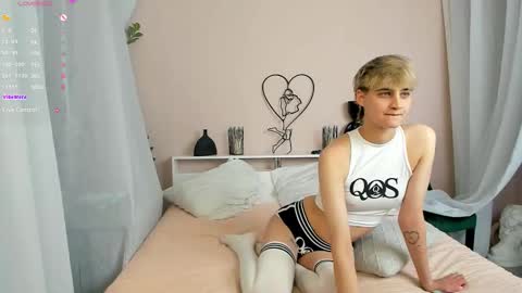 Snapshot of astrellia chatting on October 7, 5:32 pm Diana online show from October 7, 5:32 pm