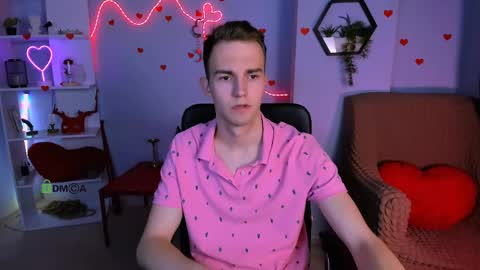 Snapshot of astren_villo chatting on April 22, 11:23 am astren online show from April 22, 11:23 am