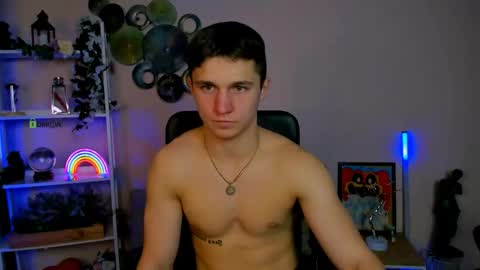 Snapshot of astren_villo chatting on April 30, 12:11 pm astren online show from April 30, 12:11 pm