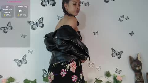 Snapshot of astrid_miller_1 chatting on April 29, 5:30 pm Astrid online show from April 29, 5:30 pm