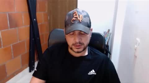 Snapshot of astton_nick chatting on February 28, 4:32 am Nick Astton online show from February 28, 4:32 am