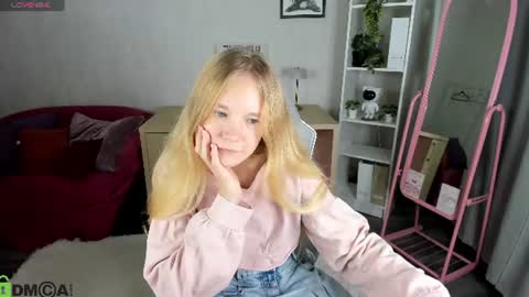 Snapshot of asya_almost chatting on June 13, 1:25 am Asya online show from June 13, 1:25 am