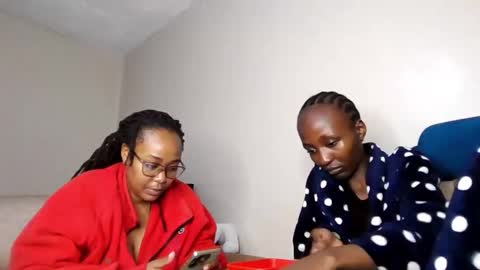 Snapshot of atara_seren chatting on May 6, 1:36 am atara_seren online show from May 6, 1:36 am
