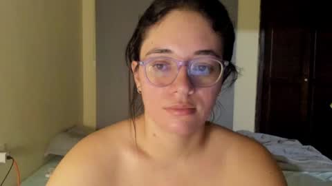 Snapshot of atenas__05 chatting on June 26, 9:25 am atenas online show from June 26, 9:25 am