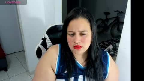 Snapshot of atenea_19_ chatting on April 22, 4:48 am atenea_19_ online show from April 22, 4:48 am