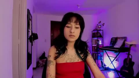 Snapshot of atenea_dragon__ chatting on July 1, 9:25 pm Atenea online show from July 1, 9:25 pm
