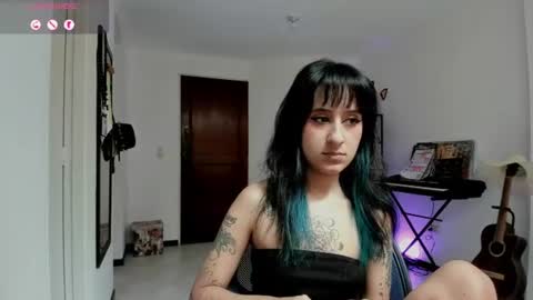 Snapshot of atenea_dragon__ chatting on July 3, 7:09 pm Atenea online show from July 3, 7:09 pm