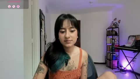 Snapshot of atenea_dragon__ chatting on July 7, 7:40 pm Atenea online show from July 7, 7:40 pm
