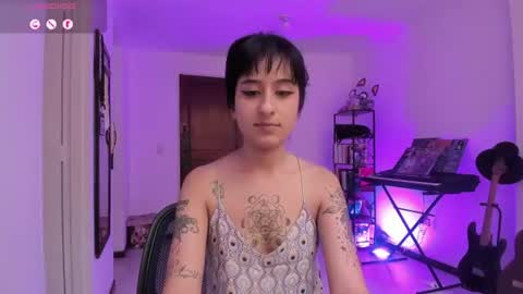 Snapshot of atenea_dragon__ chatting on July 25, 9:56 pm Atenea online show from July 25, 9:56 pm