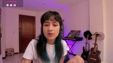 Snapshot of atenea_dragon__ chatting on July 26, 8:27 pm Atenea online show from July 26, 8:27 pm