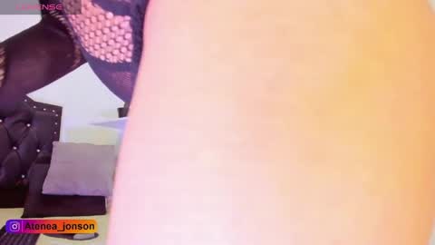 Snapshot of atenea_jonson chatting on June 1, 12:45 am atenea_jonson online show from June 1, 12:45 am